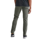 Men’s No Sweat Relaxed Taper DUER