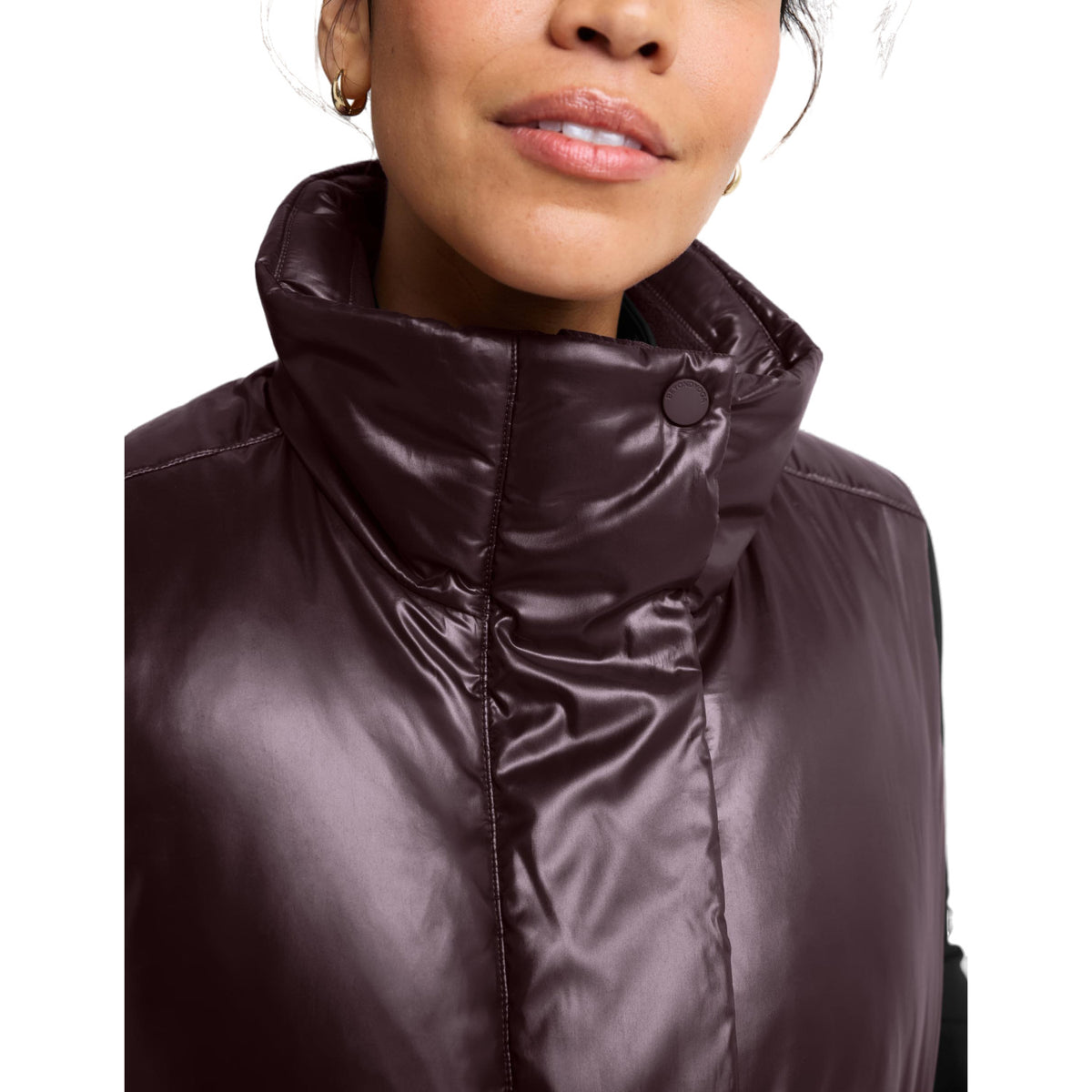Women's Up For It Puff Shine Vest in Shine Cabernet, collar detail