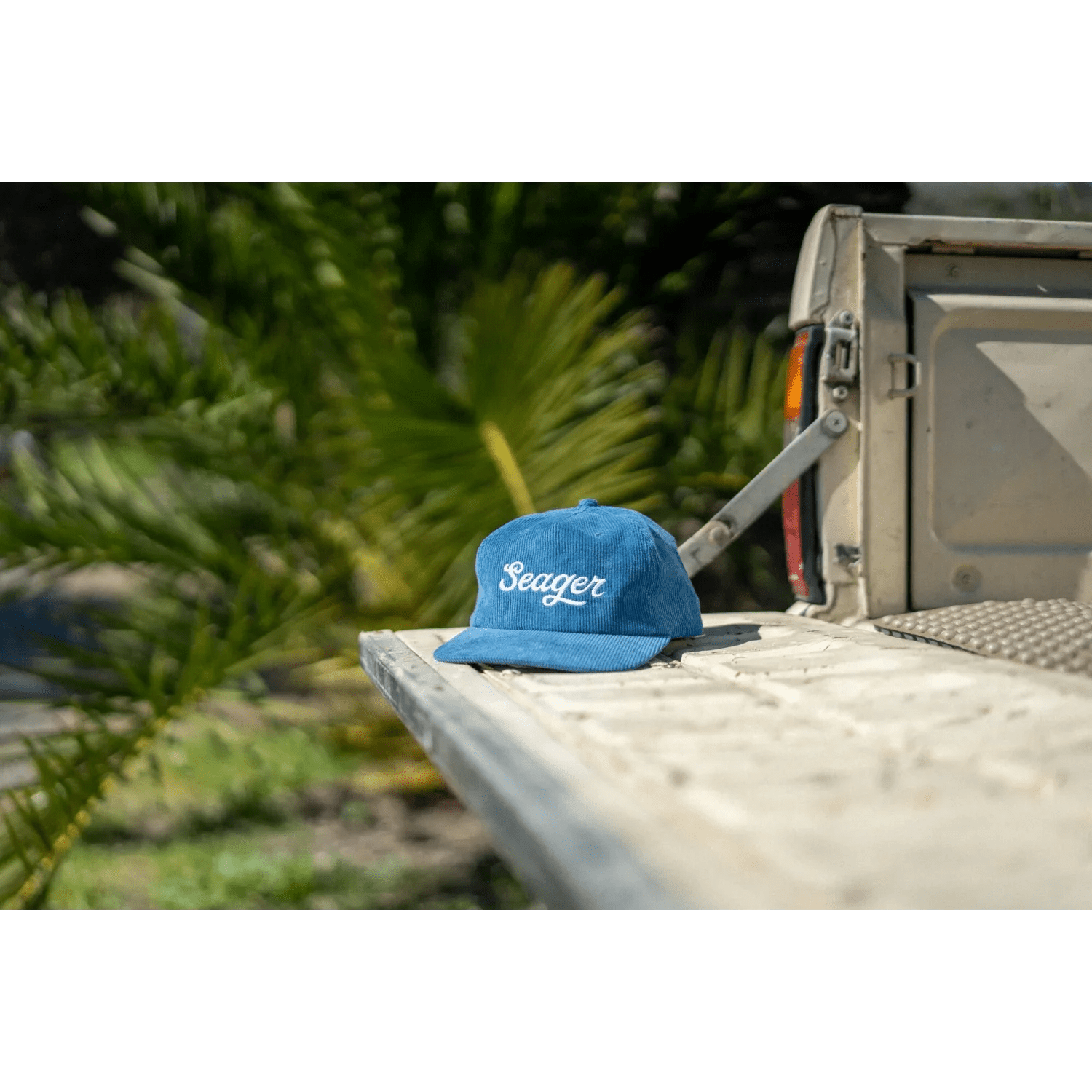 Big Corduroy Snapback Seager