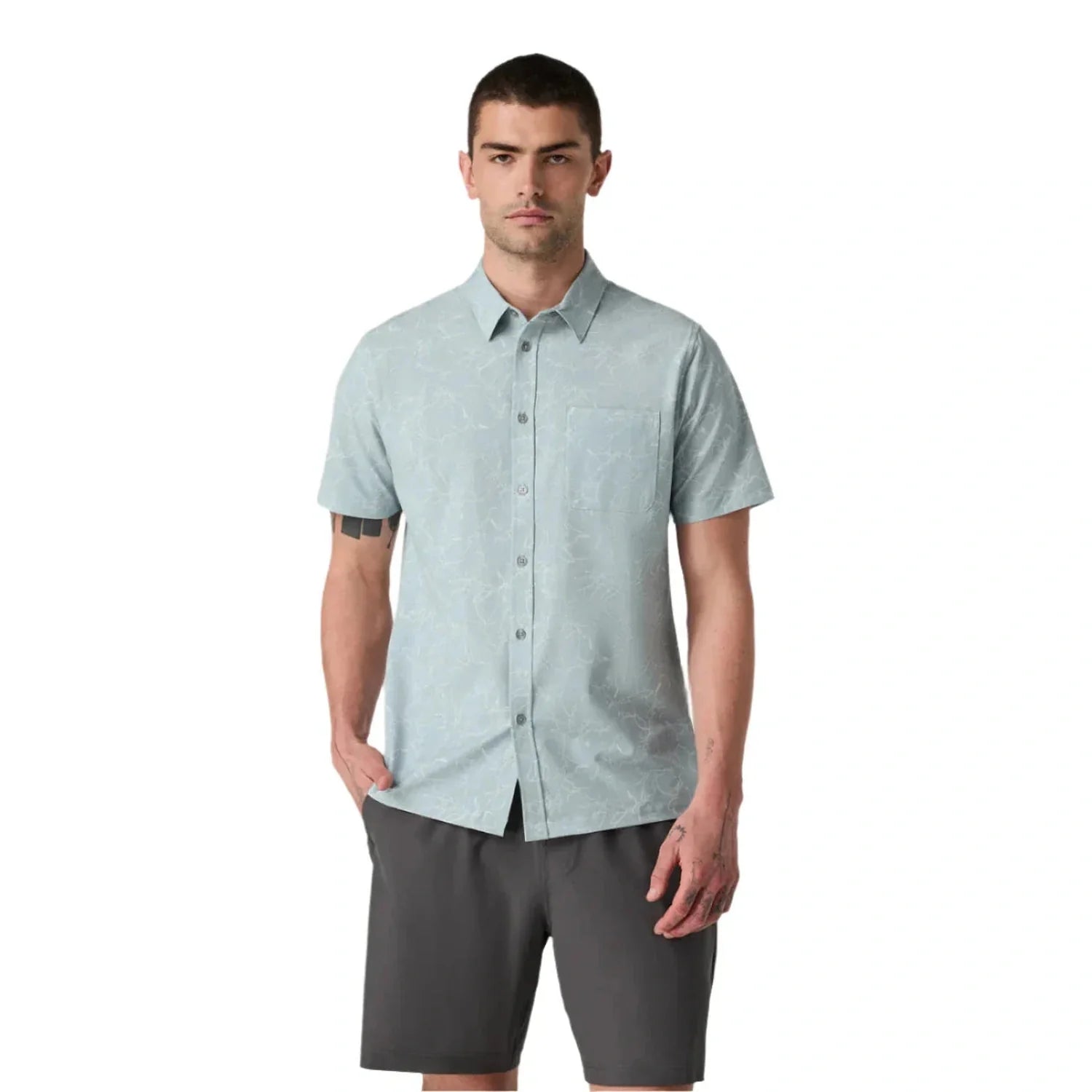 Men’s Short Sleeve Bridge Button Down Vuori - CBD CHALK