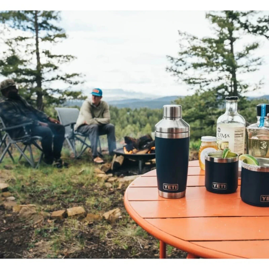 Rambler 20oz Cocktail Shaker YETI - NAVY